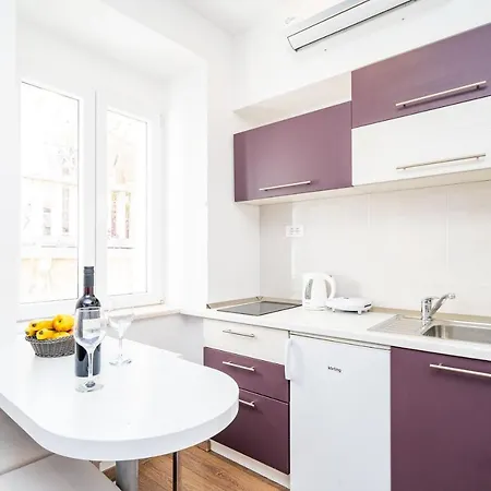 Maro Apartment *