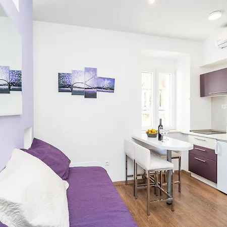 Maro Apartment