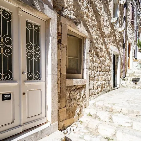 Maro Apartment